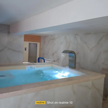 Mya Luxury And Wellness Love hotel *